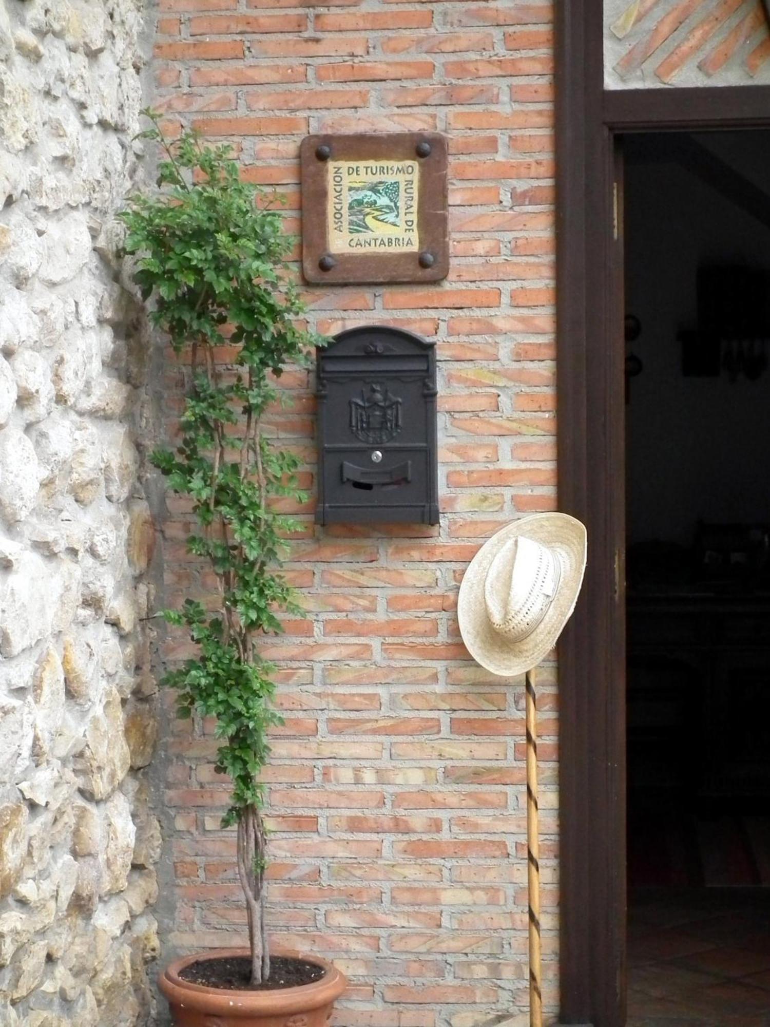 Posada De Muno Munorrodero Exterior photo