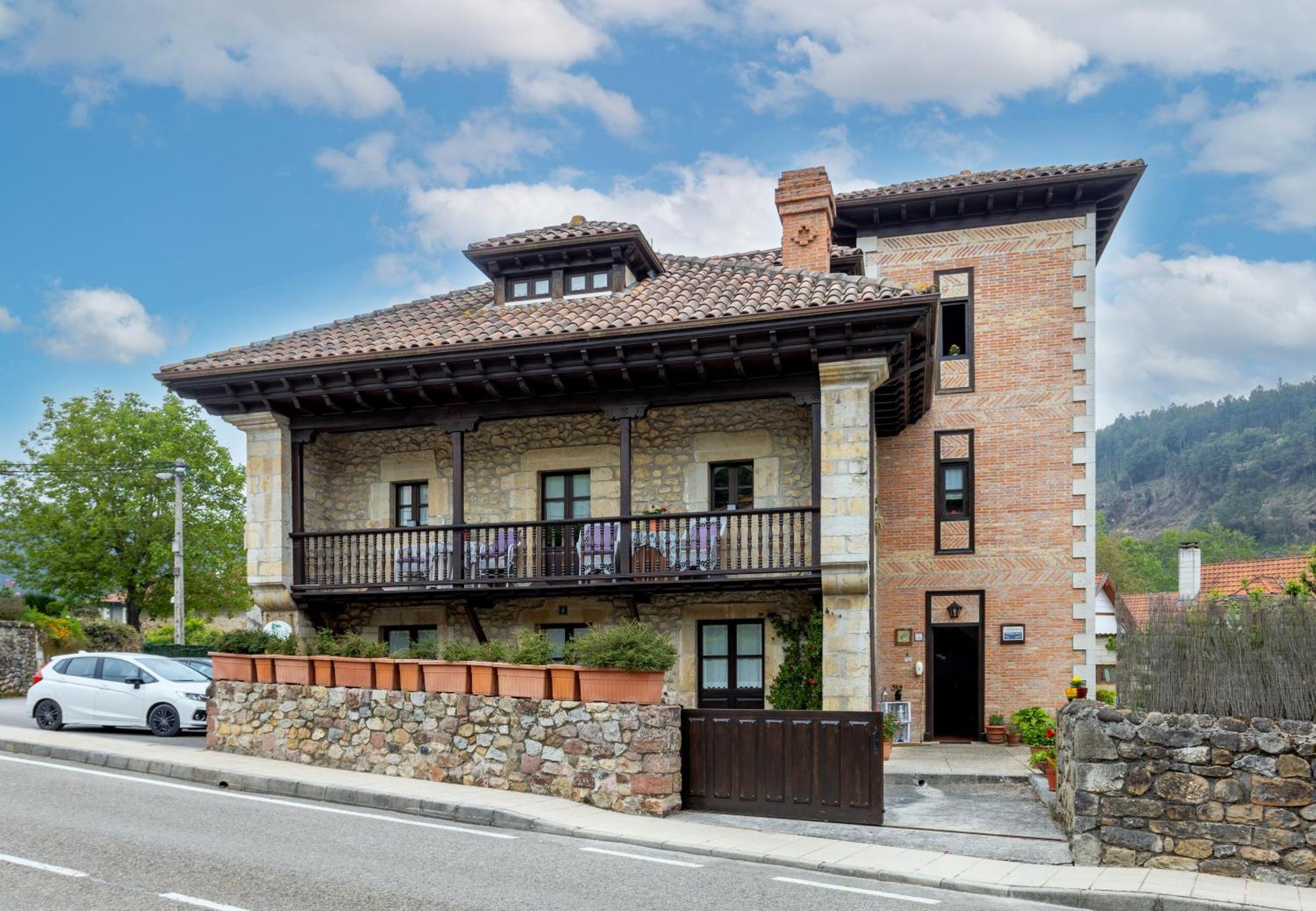 Posada De Muno Munorrodero Exterior photo